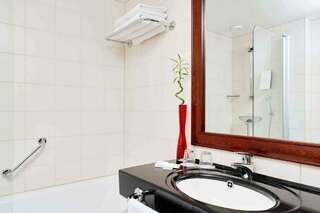 Гостиница Cosmos St. Petersburg Olympia Garden Hotel Санкт-Петербург Стандартный двухместный номер с 2 односпальными кроватями-2