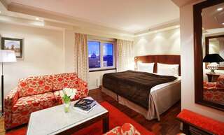 Гостиница Cosmos St. Petersburg Olympia Garden Hotel Санкт-Петербург Полулюкс с двуспальной кроватью-1