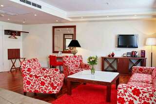 Гостиница Cosmos St. Petersburg Olympia Garden Hotel Санкт-Петербург Люкс с двуспальной кроватью-2